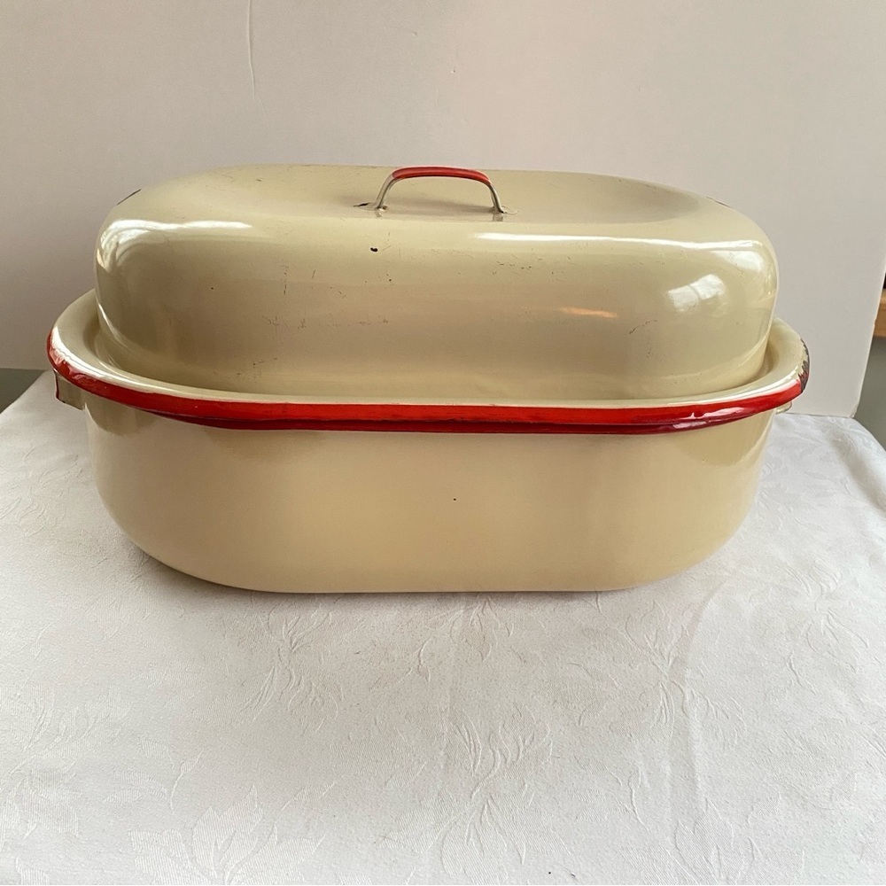 Vintage 1940s Cream & Red Enamelware Enamel Roasting Pan